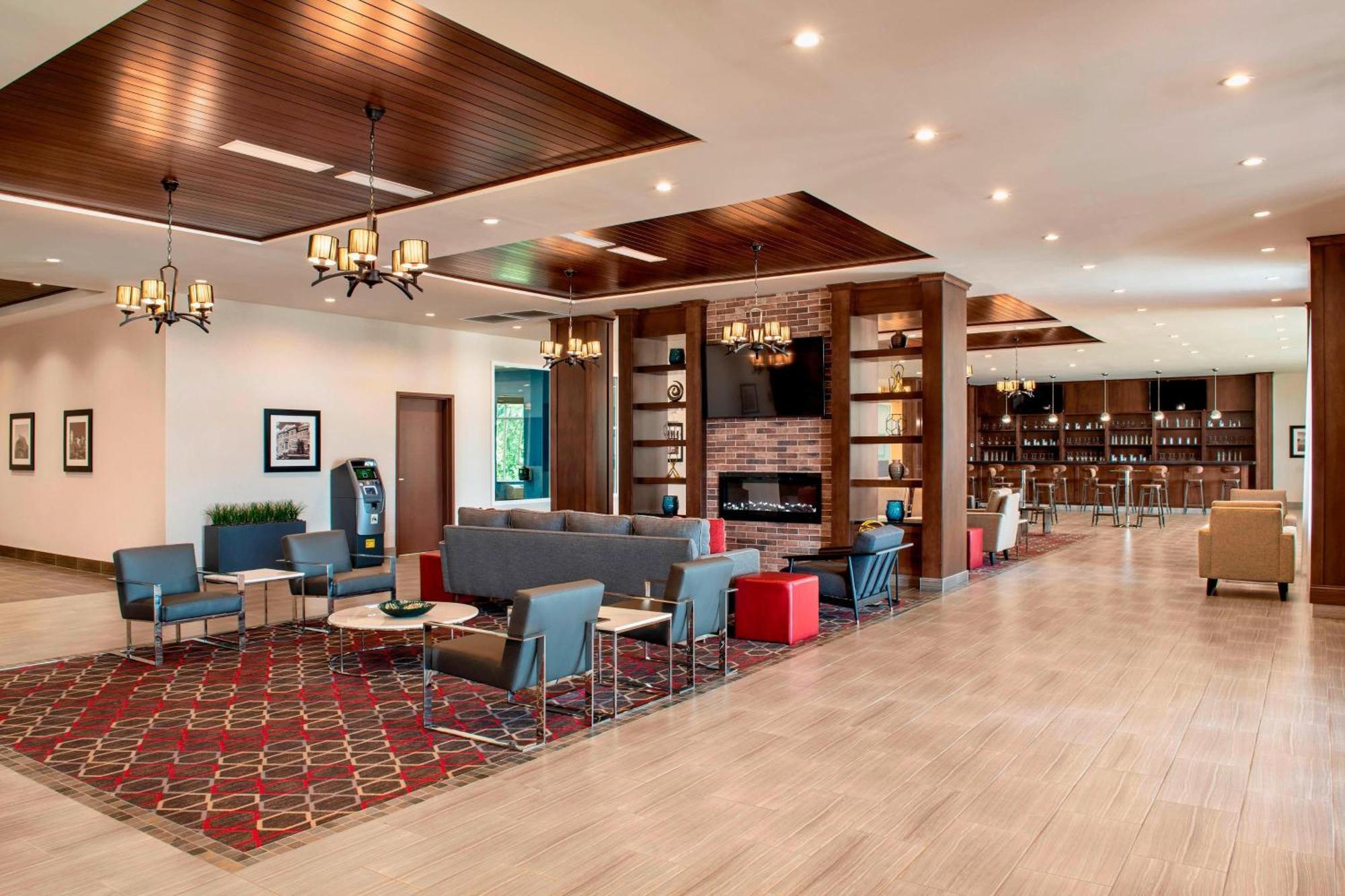 โฟร์พอยต์ บาย เชอราตัน แกรนด์ แพรรี Hotel แกรนด์แพร์รี ภายนอก รูปภาพ